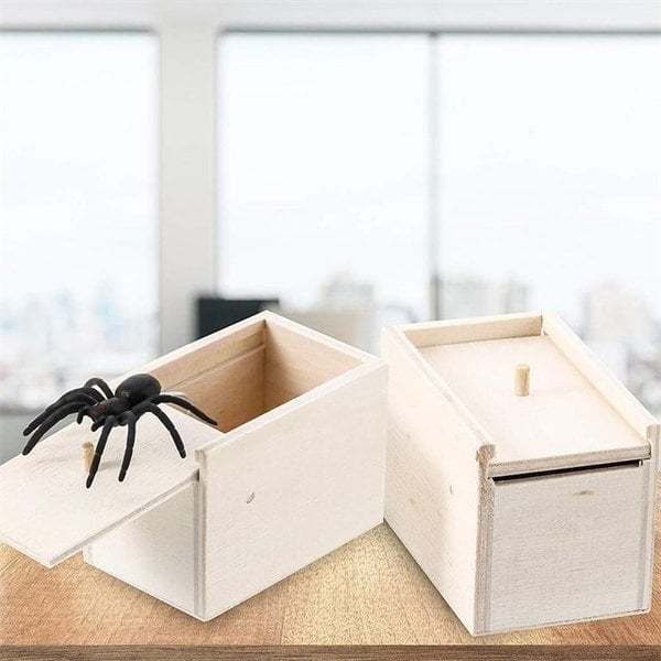 (2024 New Year Hot Sale) Super Funny Crazy Prank Gift Box Spider – Special gifts for friends/family!