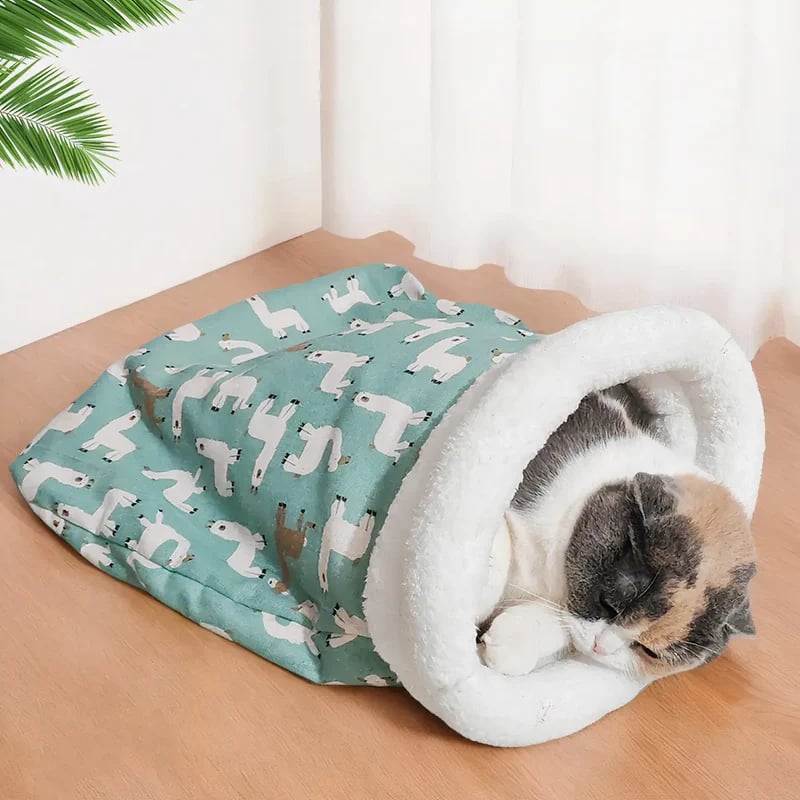 Cozy Pet Nest for Cats and Dogs