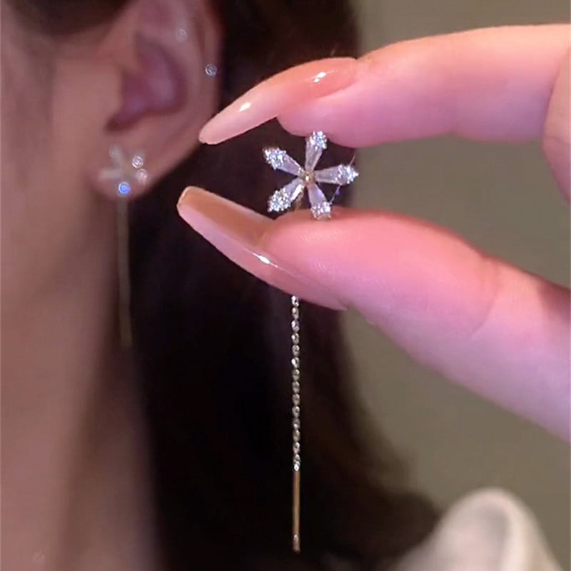 Pollominate Shiny Diamond Flower Earrings